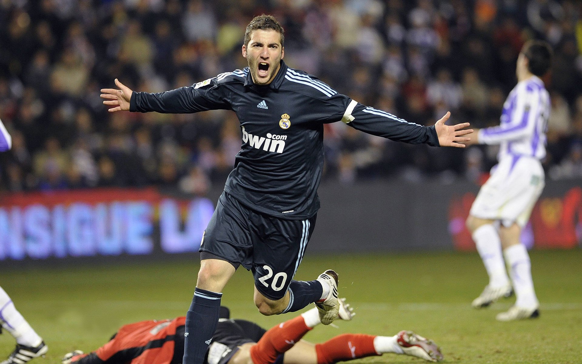 当绝杀遇见接管，体育世界里，唯一性如何被定义？